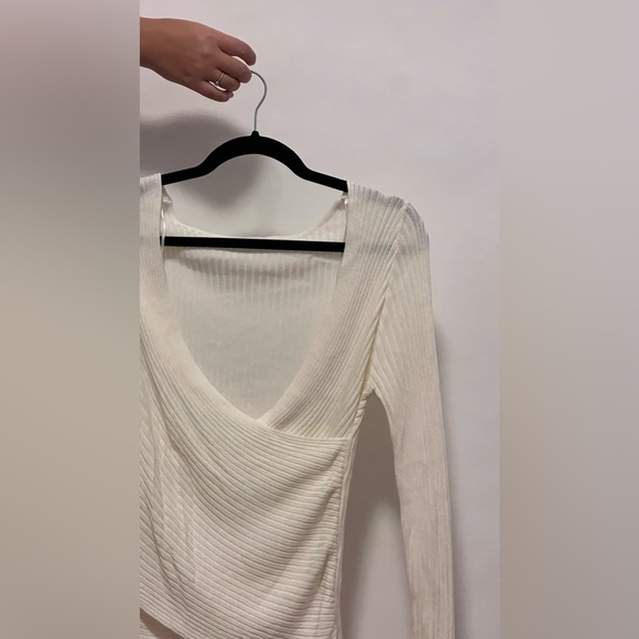 Cross over ribbed white knit top - Picture 3 of 3